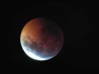Július 16-án este látványos holdfogyatkozásban lehet részünk: a Hold színe vöröses-barna lesz